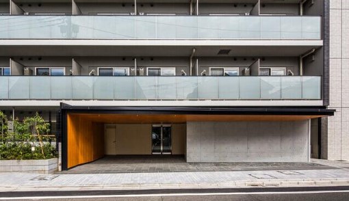 18/29 エントランス