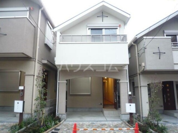 13/17 エントランス