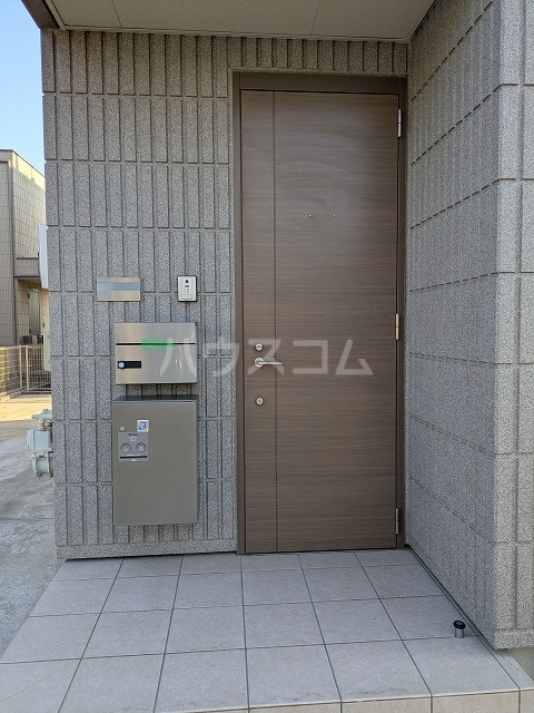 25/30 エントランス