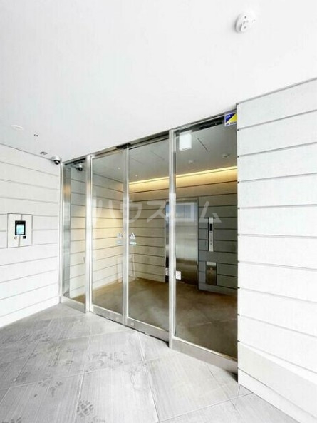 16/18 エントランス