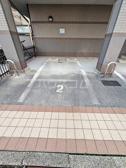 23/30 駐車場