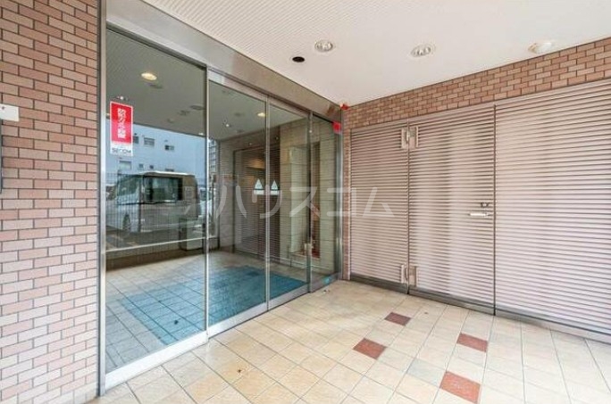 24/26 エントランス