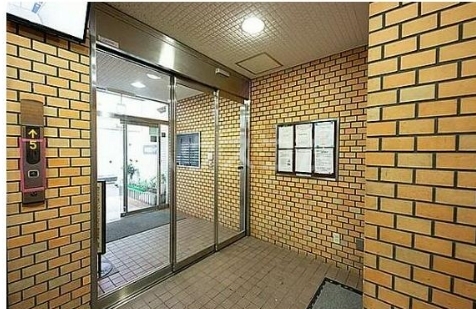 14/25 エントランス