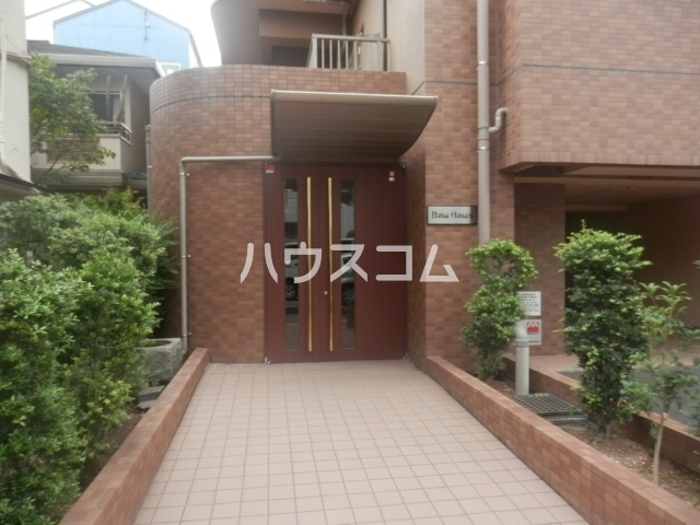 18/25 エントランス