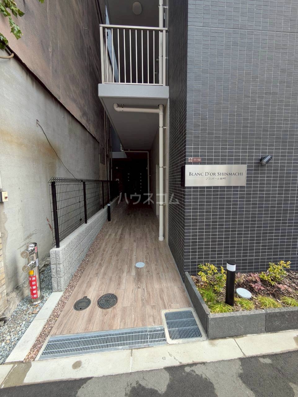 20/29 エントランス