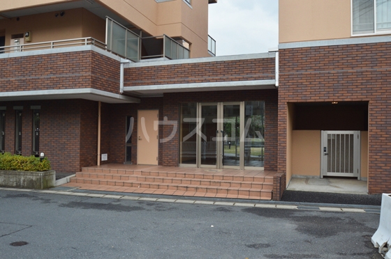 20/22 エントランス