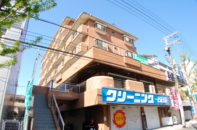 13/16 エントランス