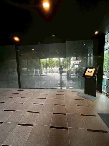 22/28 エントランス