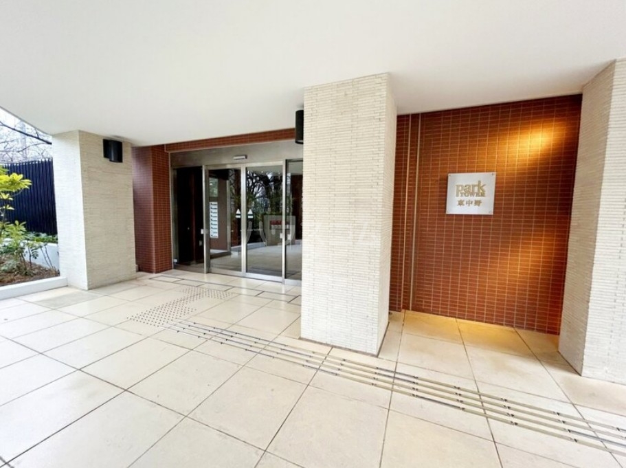 20/24 エントランス