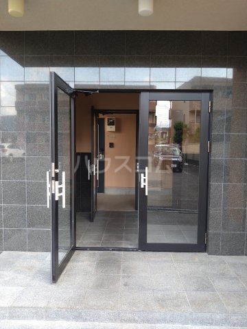 3/3 エントランス