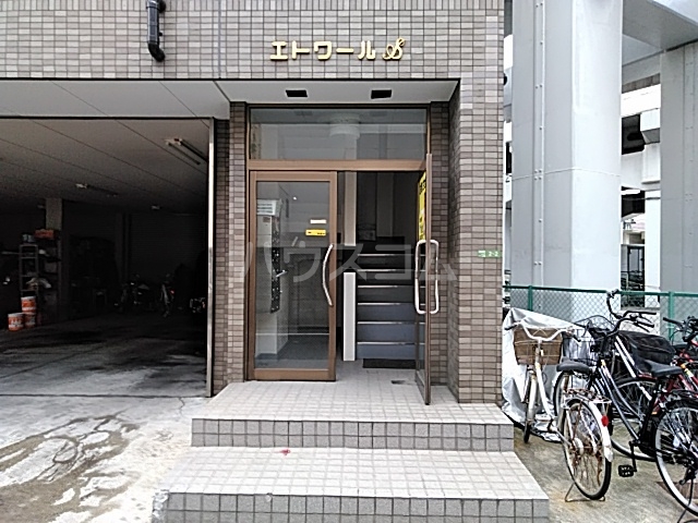 20/30 エントランス