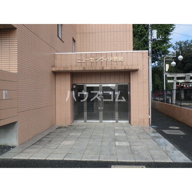 23/24 エントランス