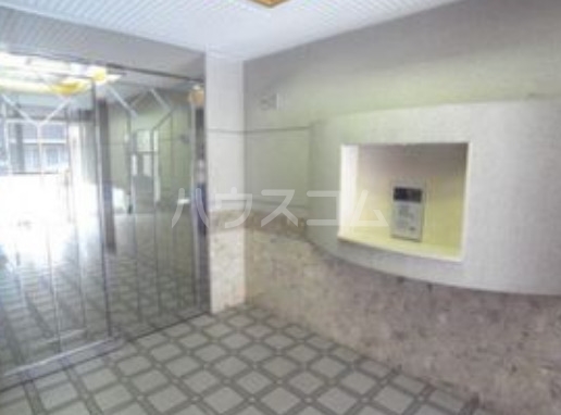 14/18 エントランス