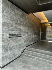 17/27 エントランス