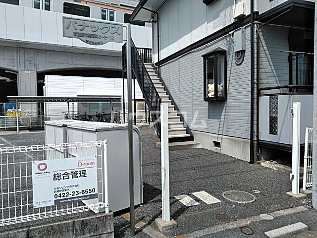 28/30 エントランス