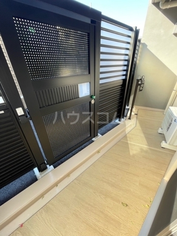 15/28 バルコニー