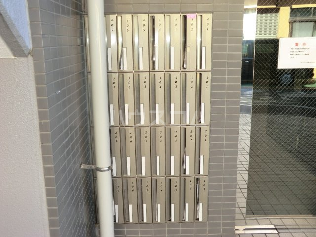 22/30 エントランス