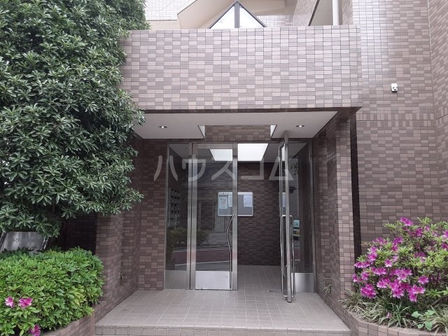 28/30 エントランス