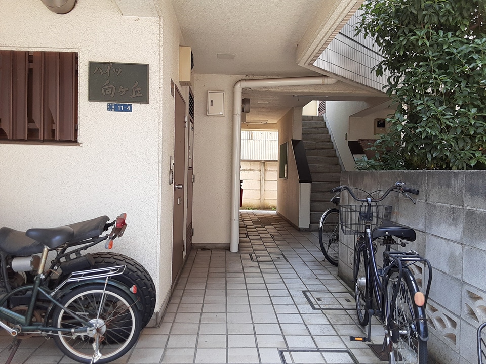 18/19 エントランス