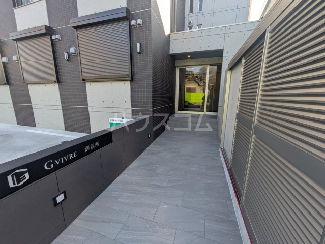 23/26 エントランス