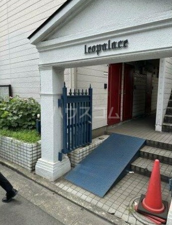 13/13 エントランス