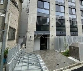 13/22 エントランス