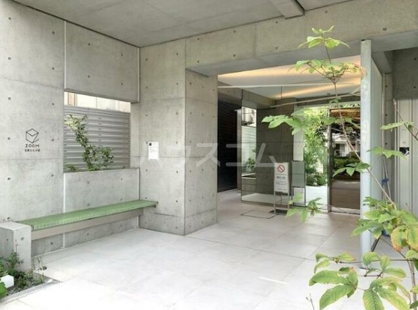 15/17 エントランス