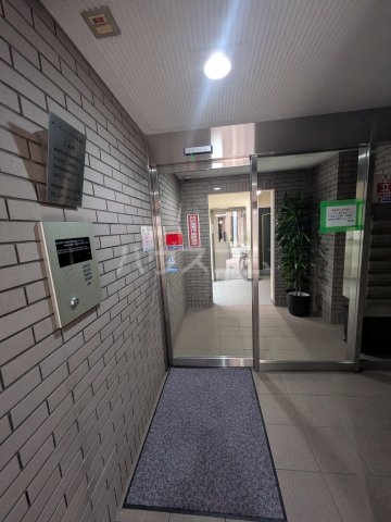 25/30 エントランス