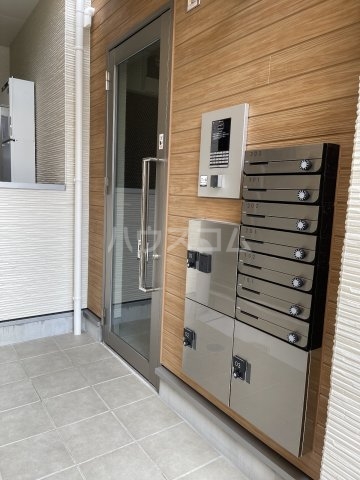 16/22 エントランス