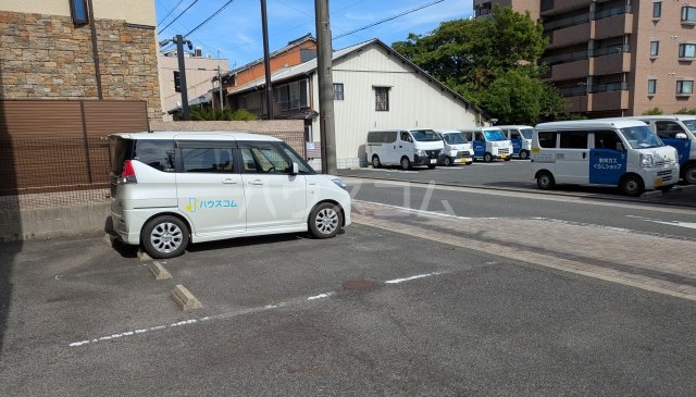 2/6 駐車場