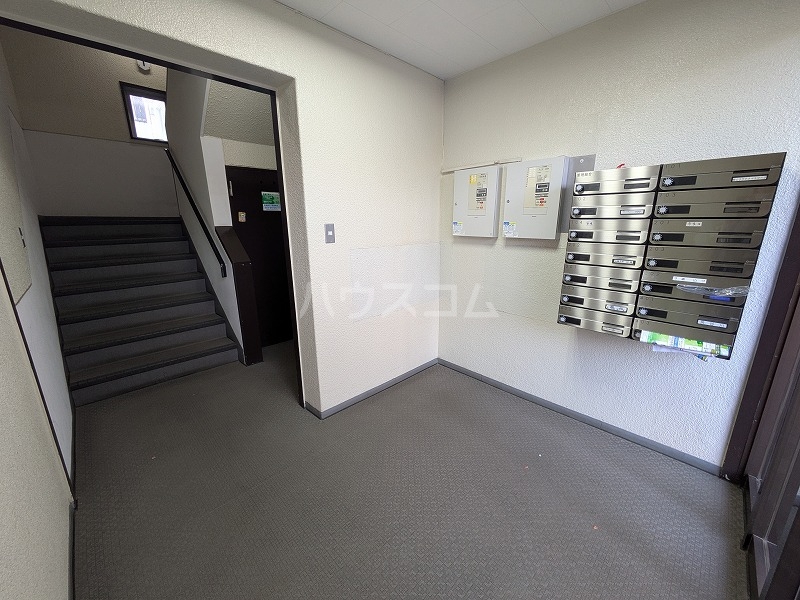 23/26 エントランス