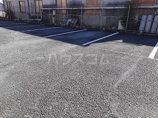 20/28 駐車場