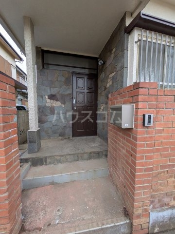 23/30 エントランス