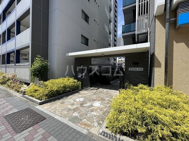 21/29 エントランス