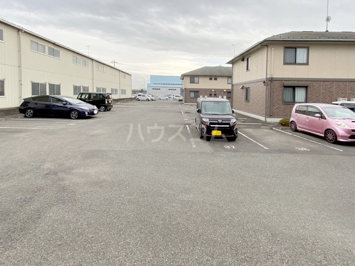 16/21 駐車場