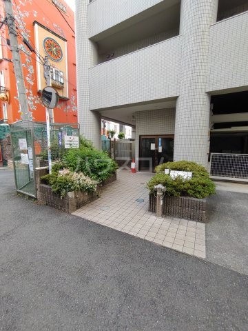 19/29 エントランス