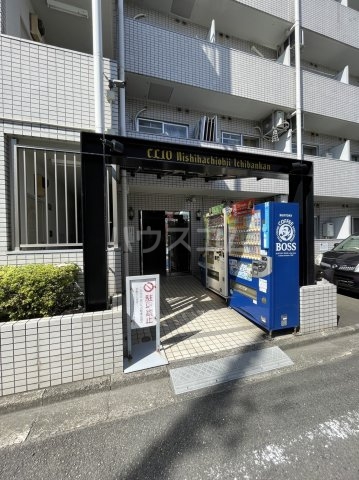 21/30 エントランス