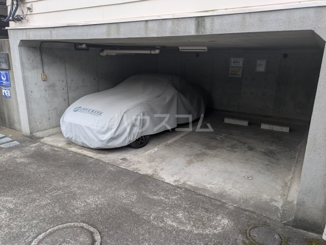 28/30 駐車場