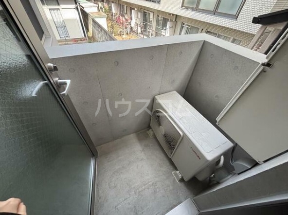 15/22 バルコニー