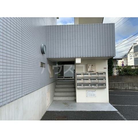 8/10 エントランス