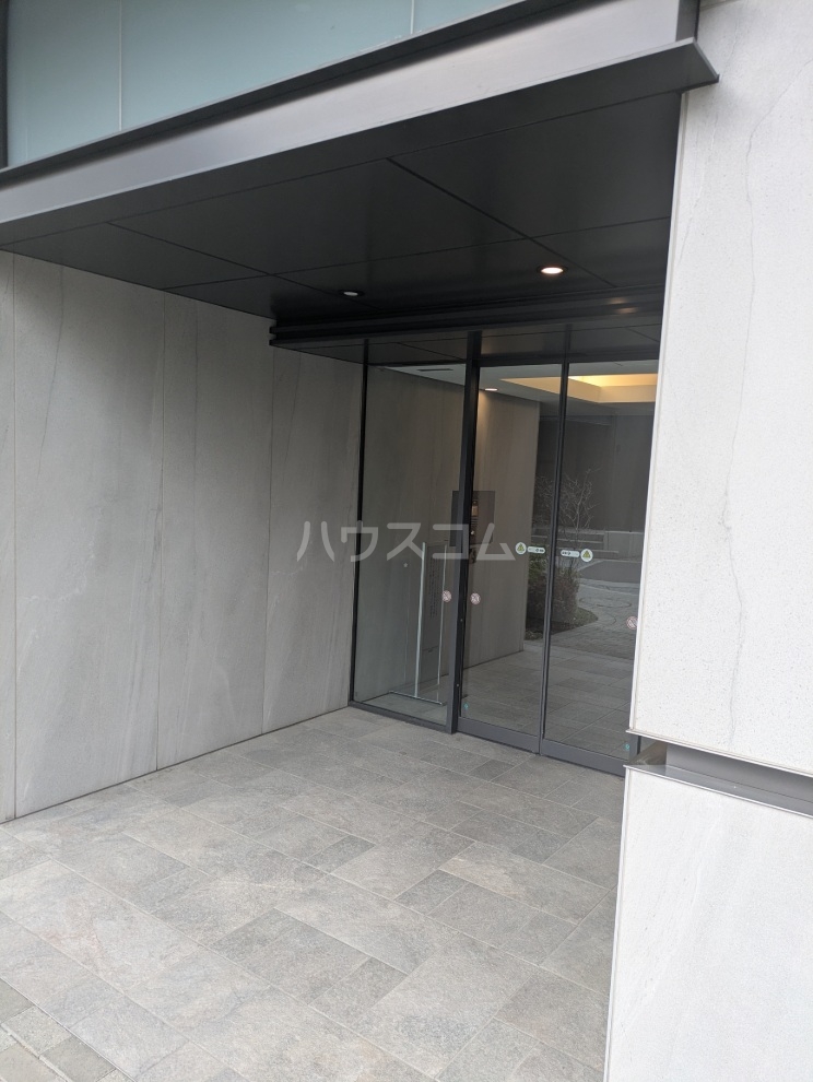 23/30 エントランス