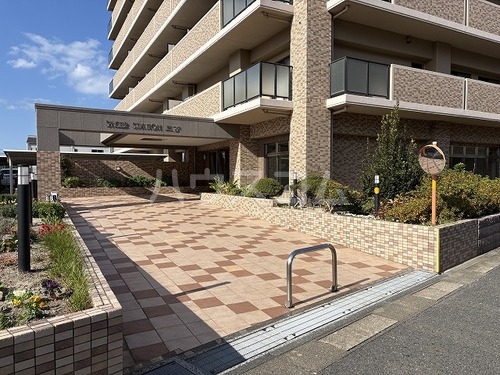 2/2 エントランス