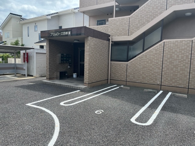 20/27 駐車場