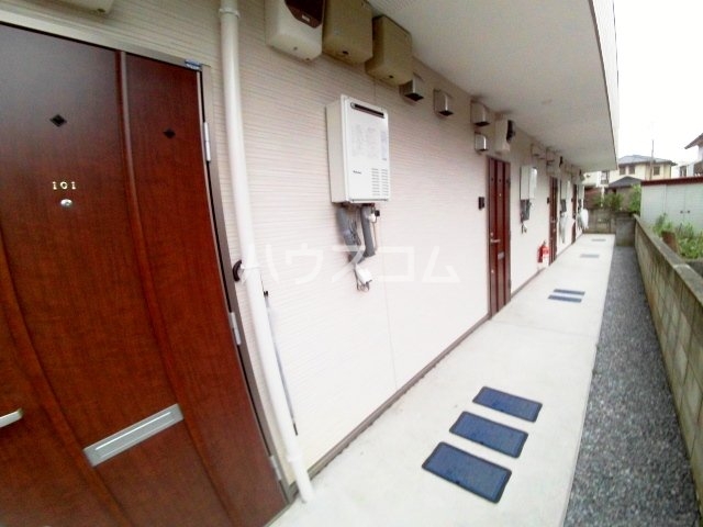 22/30 エントランス