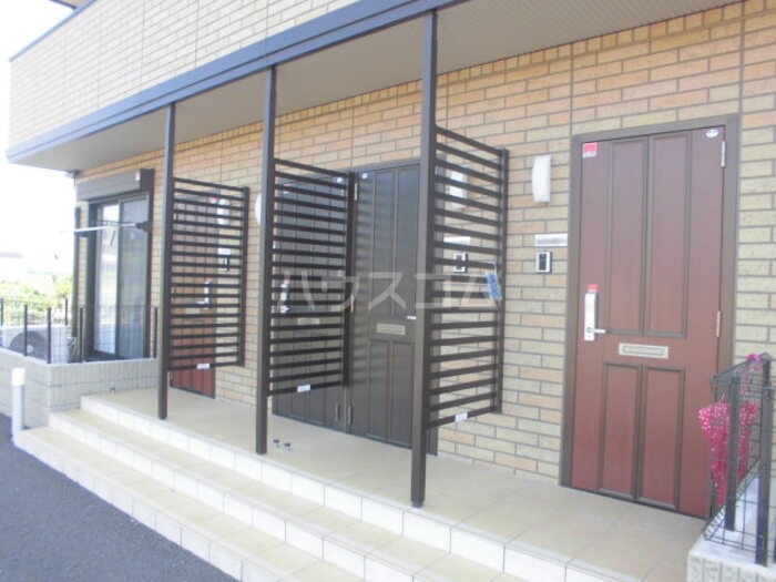 18/20 エントランス