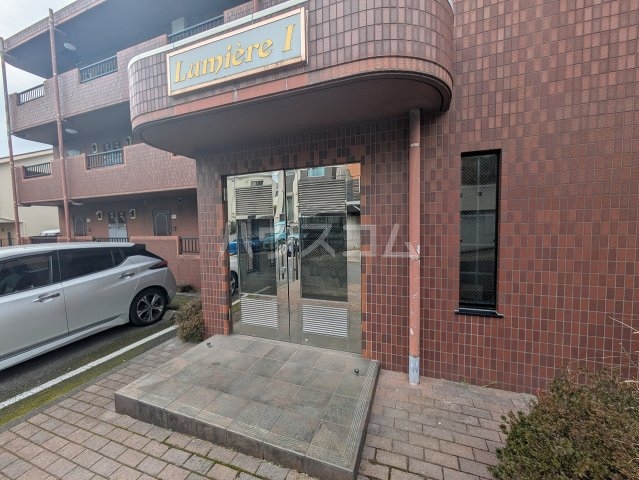 24/30 エントランス