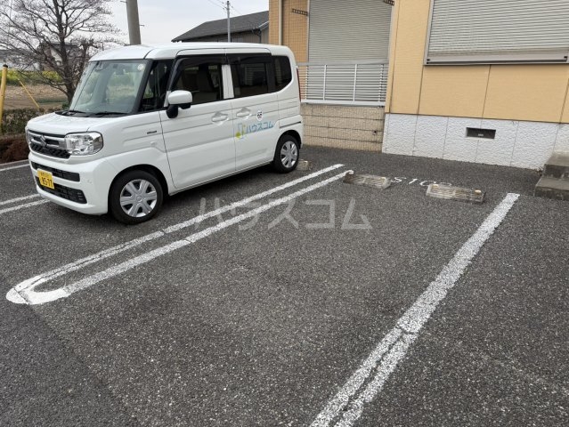 22/27 駐車場