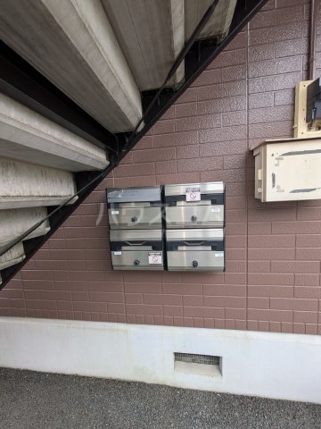 21/22 エントランス