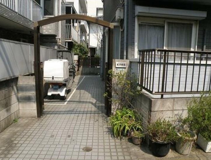 13/20 エントランス