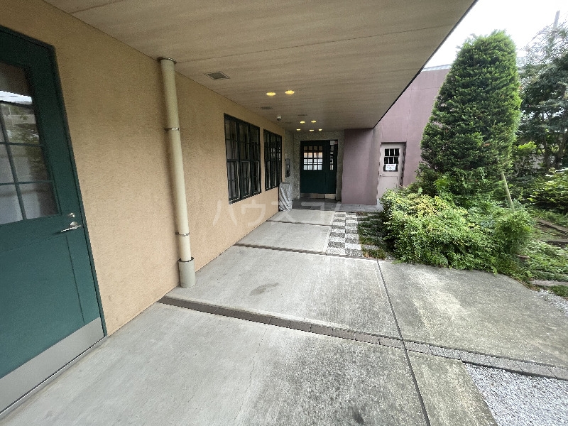 21/23 エントランス